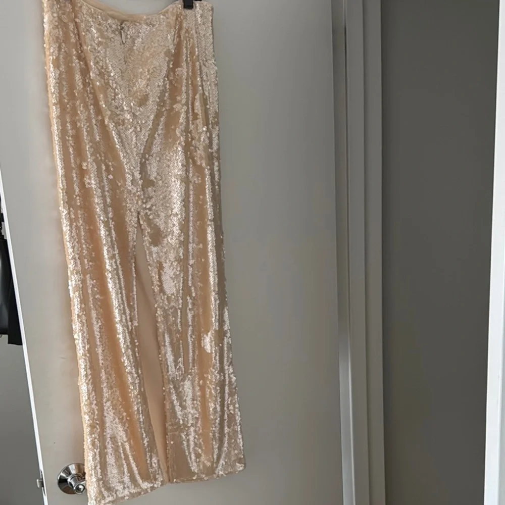 Lovers and Friends X BRIDGET LILIUM SKIRT IN BEIGE NEUTRAL - Picture 4 of 6